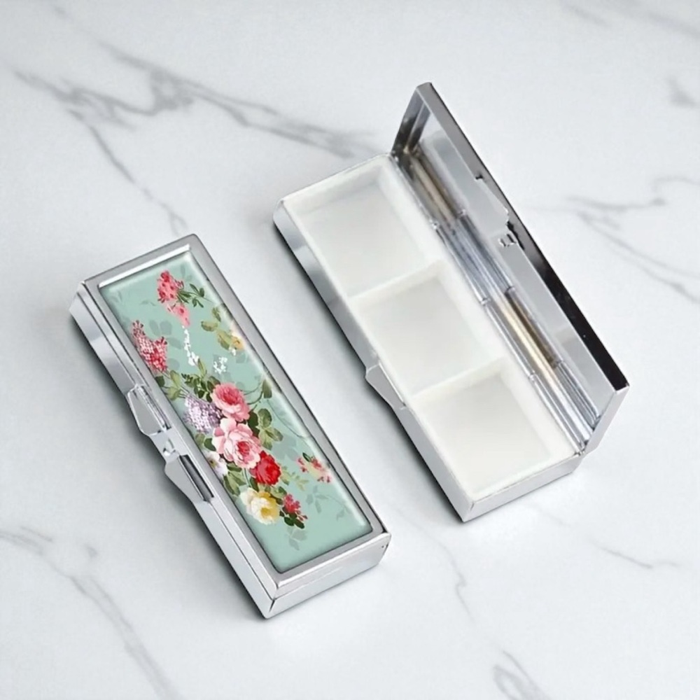 New!Vintage Inspired Flower Art Pill Box - Picture 3 of 9